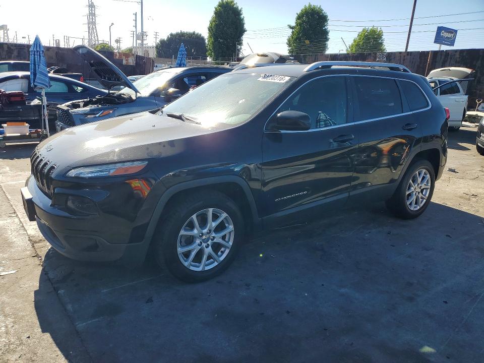 JEEP CHEROKEE 2014 مع رقم تعريف المركبة 1C4PJLCB6EW123672 - صورة من المزاد