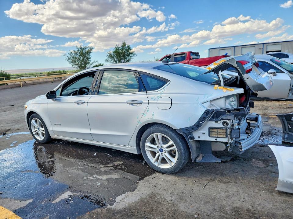 Photo 2 from auction – 2018 FORD FUSION with VIN 3FA6P0LU9JR182549