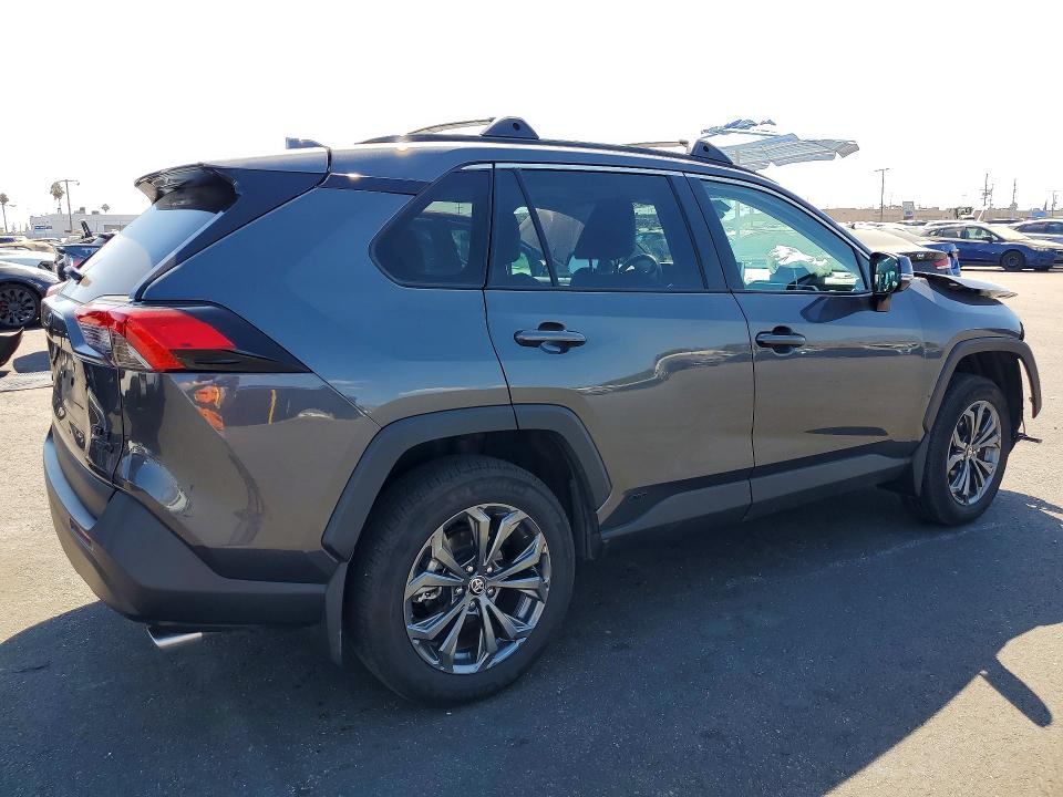 Photo 3 from auction – 2024 TOYOTA RAV4 with VIN 2T3B6RFV6RW075986