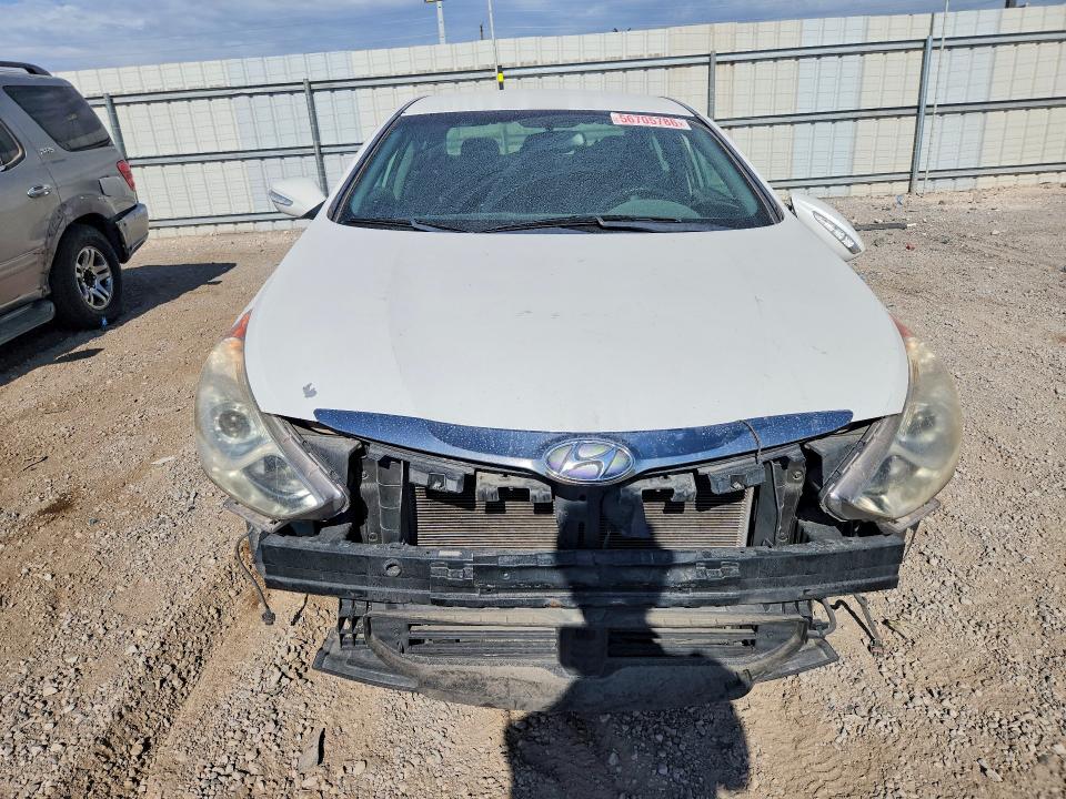Photo 5 from auction – 2012 HYUNDAI SONATA with VIN KMHEC4A44CA030831