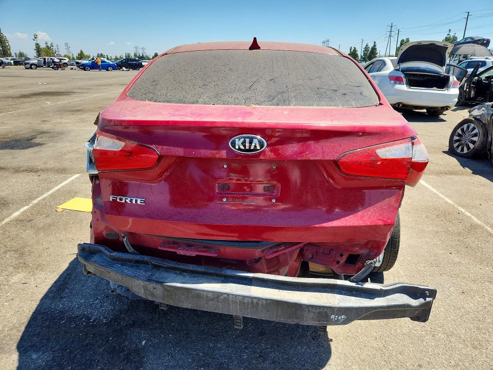 Foto 6 de la subasta – 2015 KIA FORTE con VIN KNAFX4A65F5344884