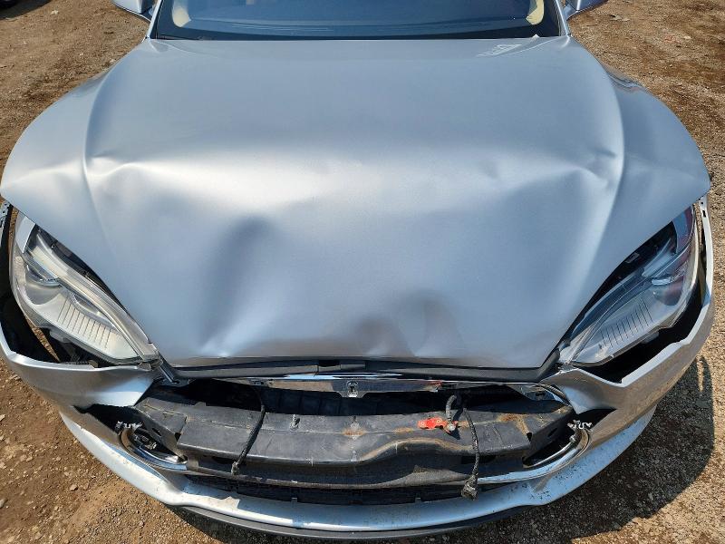 Photo 11 from auction – 2013 TESLA MODEL S with VIN 5YJSA1CN6DFP22471