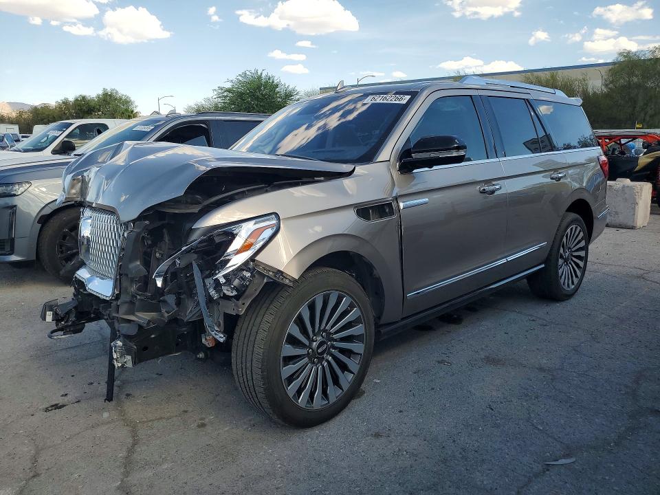 LINCOLN NAVIGATOR 2019 with VIN 5LMJJ2LT3KEL10239 - Photo from auction