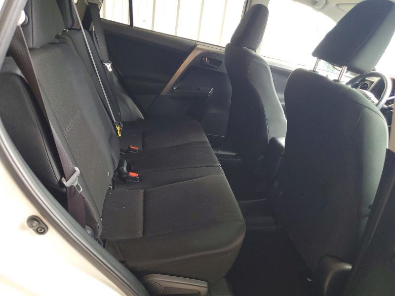 Photo 11 from auction – 2018 TOYOTA RAV4 with VIN JTMZFREV8JJ190382
