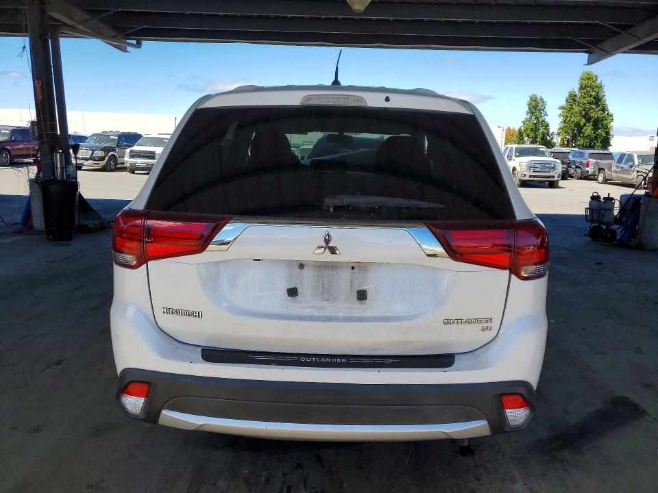 Photo 6 from auction – 2016 MITSUBISHI OUTLANDER with VIN JA4AD3A38GZ004137