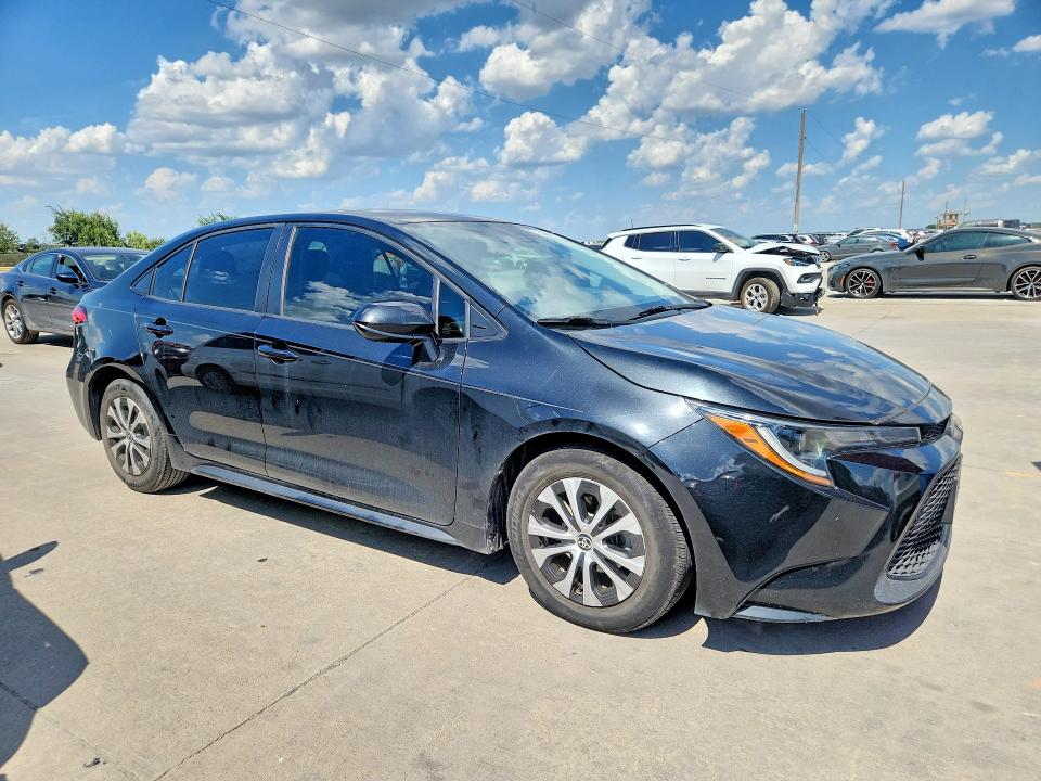Photo 4 from auction – 2022 TOYOTA COROLLA with VIN JTDEAMDE2NJ047953