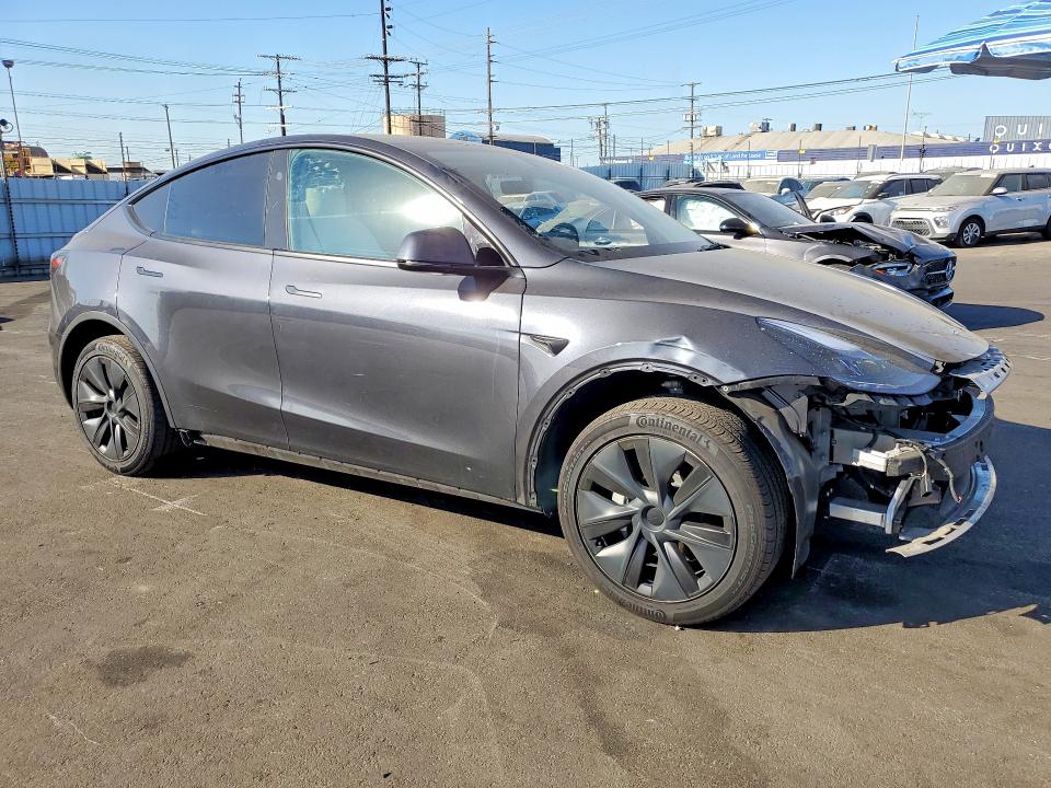 Photo 4 from auction – 2025 TESLA MODEL Y with VIN 7SAYGDEE8SF235022