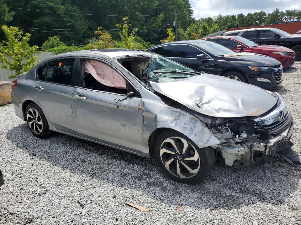 Photo 4 from auction – 2017 HONDA ACCORD with VIN 1HGCR2F86HA130433