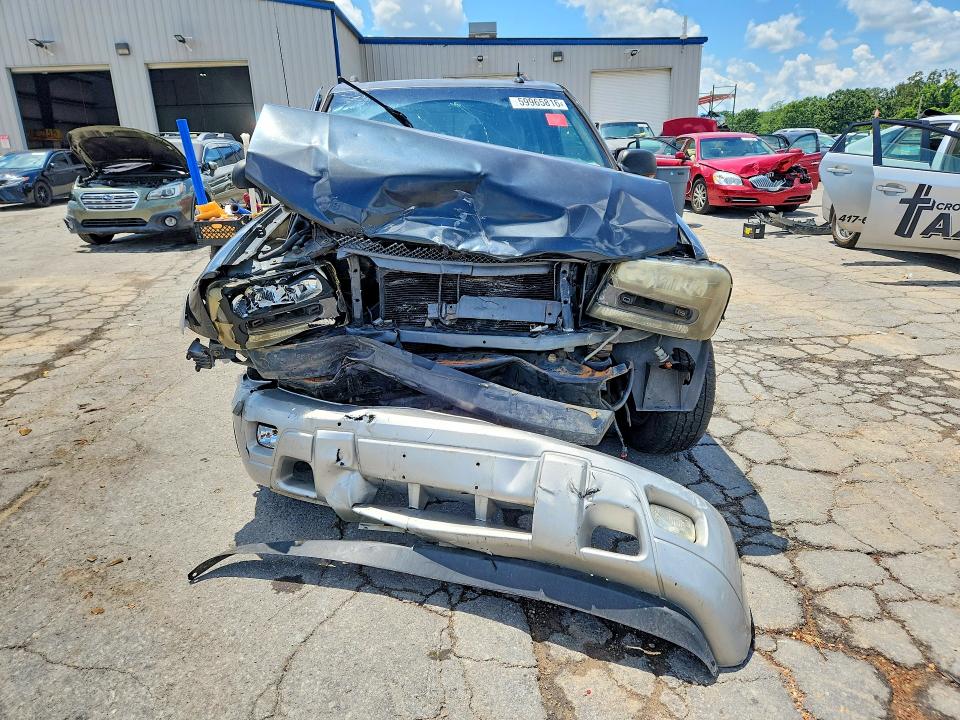 Photo 5 from auction – 2004 CHEVROLET TRAILBLAZER with VIN 1GNDT13SX42281303