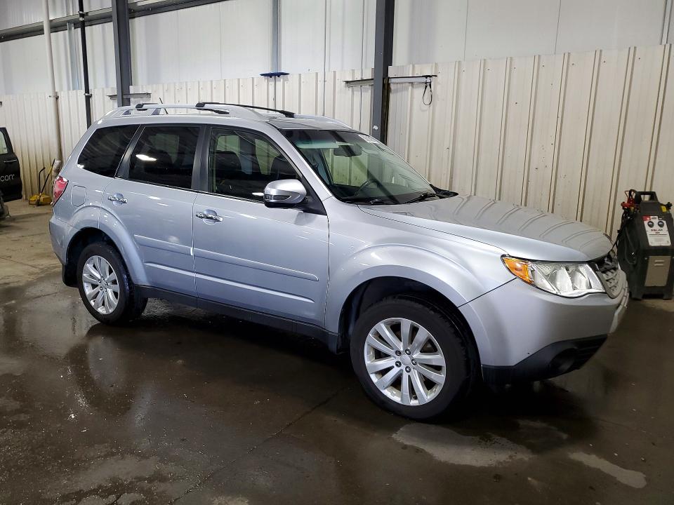Photo 4 from auction – 2013 SUBARU FORESTER with VIN JF2SHAGC1DH433889