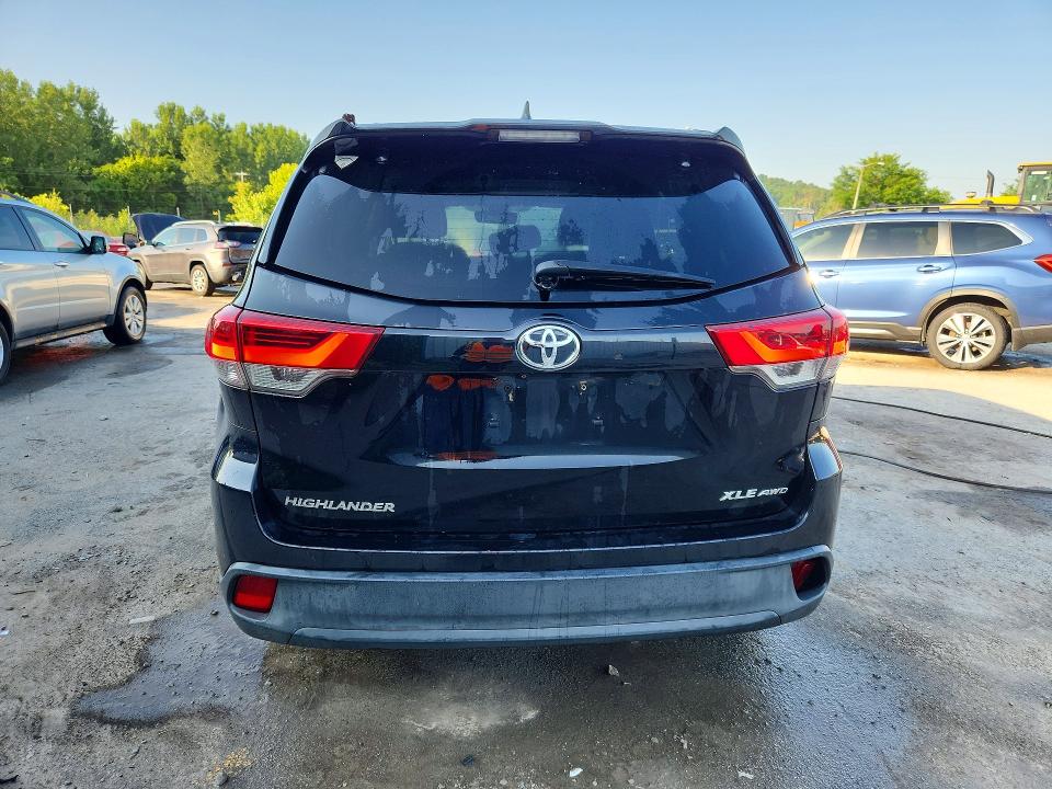 Photo 6 from auction – 2017 TOYOTA HIGHLANDER with VIN 5TDJZRFH6HS409544