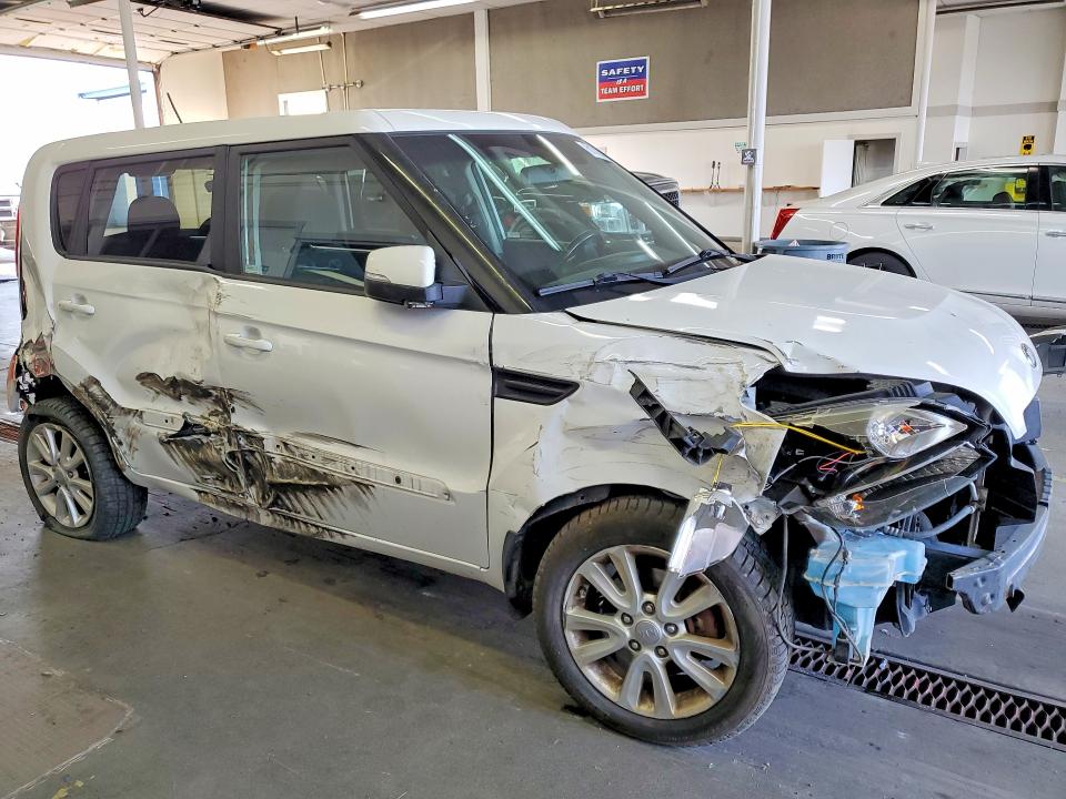 Zdjęcie 4 z aukcji – 2013 KIA SOUL z VIN KNDJT2A66D7556286