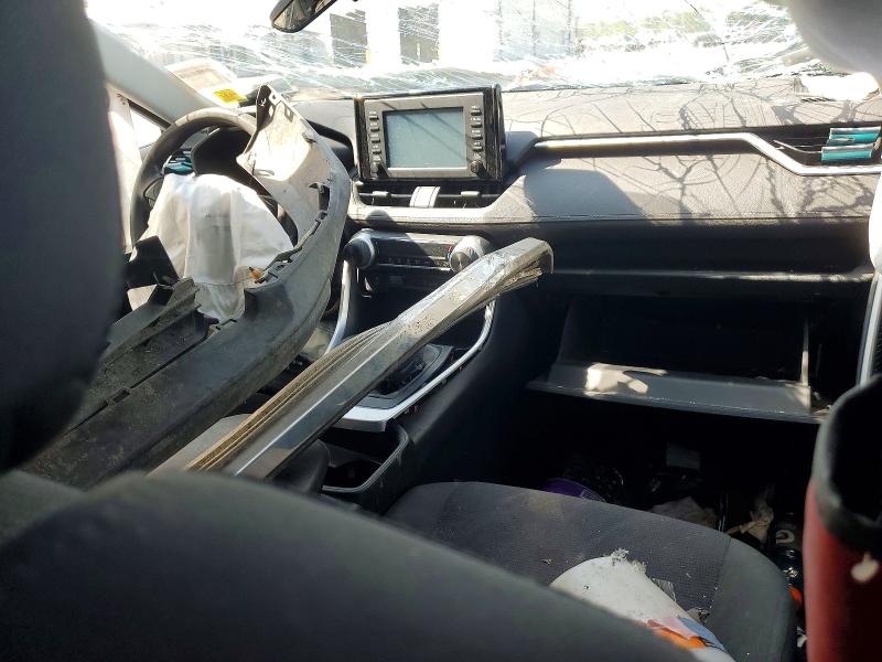 Photo 8 from auction – 2019 TOYOTA RAV4 with VIN 2T3F1RFV0KW062530