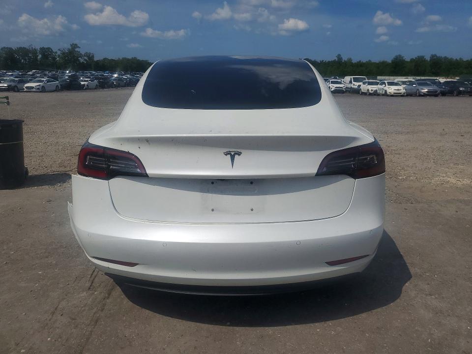Photo 6 from auction – 2018 TESLA MODEL 3 with VIN 5YJ3E1EA4JF161539