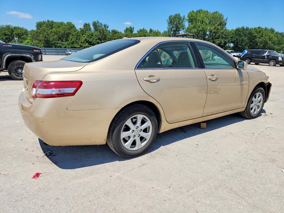 Zdjęcie 3 z aukcji – 2011 TOYOTA CAMRY z VIN 4T1BF3EK8BU228693
