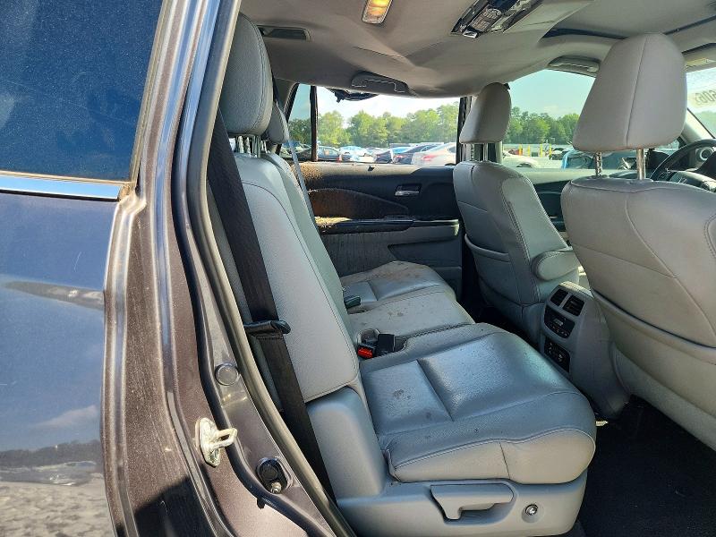 Photo 10 from auction – 2017 HONDA PILOT with VIN 5FNYF5H92HB011662