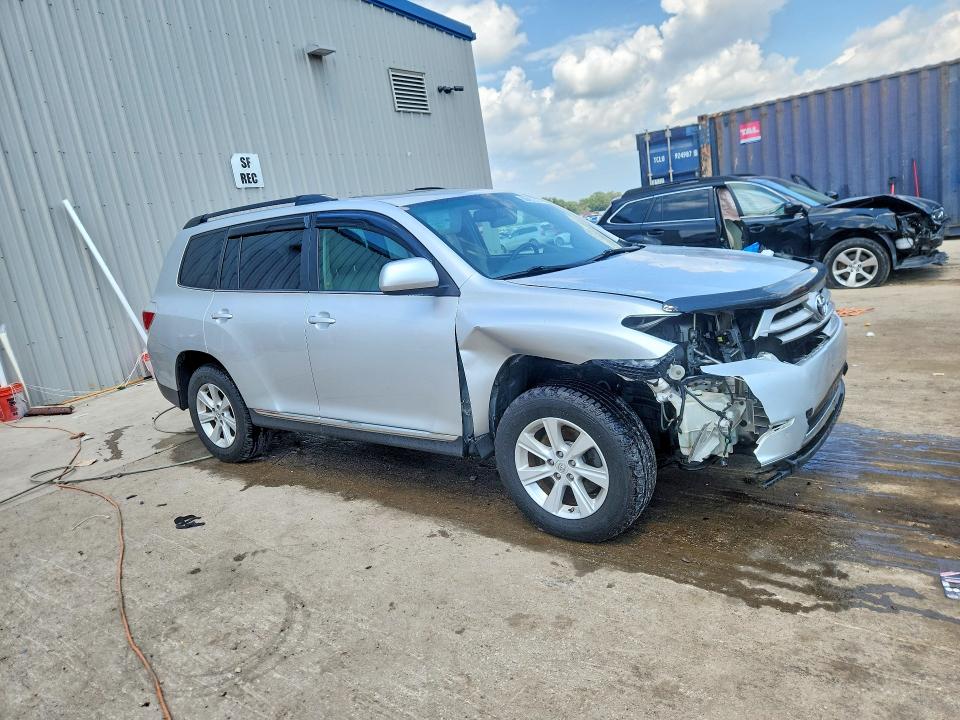 Photo 4 from auction – 2012 TOYOTA HIGHLANDER with VIN 5TDBK3EH7CS154063