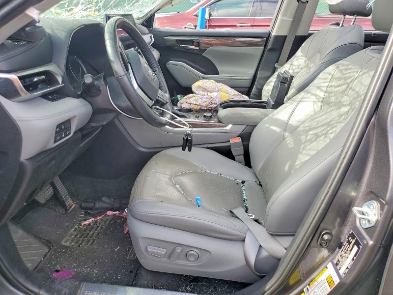 Photo 7 from auction – 2021 TOYOTA HIGHLANDER with VIN 5TDFZRBH6MS069110