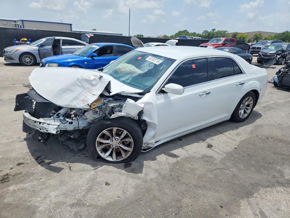 CHRYSLER 300 2015 with VIN 2C3CCAAG6FH769245 - Photo from auction