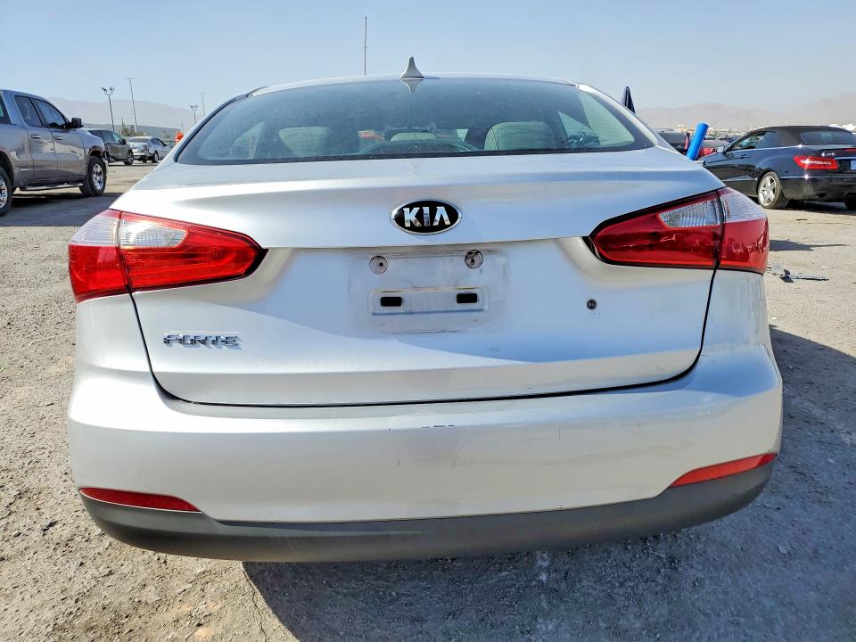 Photo 6 from auction – 2015 KIA FORTE with VIN KNAFK4A66F5298688