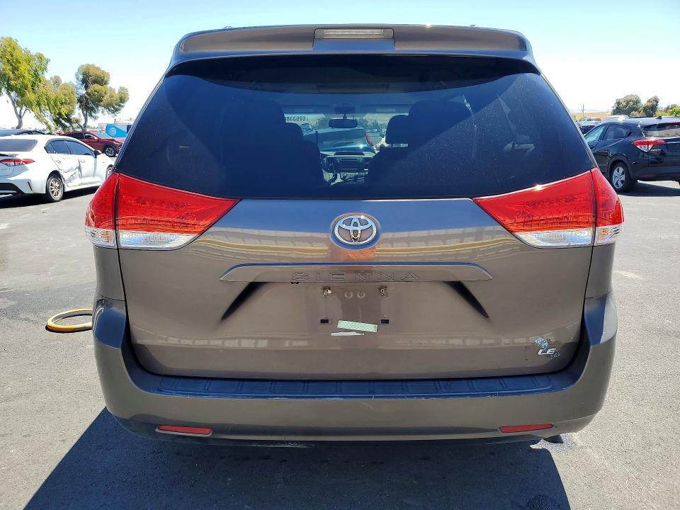 Photo 6 from auction – 2012 TOYOTA SIENNA with VIN 5TDKK3DC4CS261108