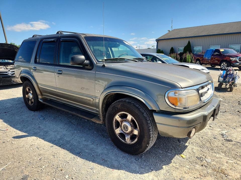 Photo 4 from auction – 2000 FORD EXPLORER with VIN 1FMZU85P3YZB88497