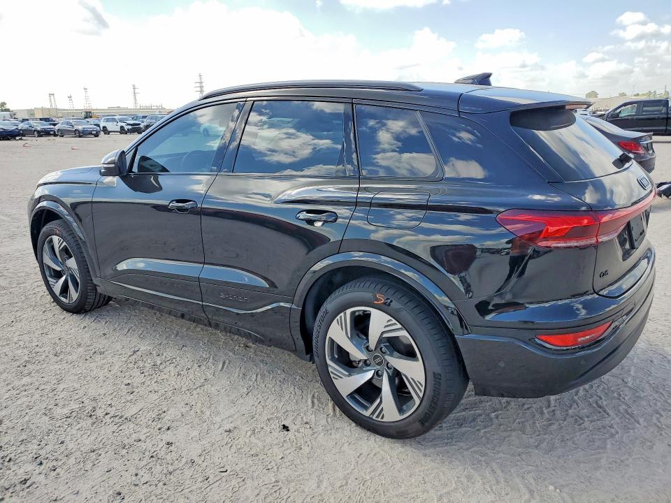 Фото 2 с аукциона – 2025 AUDI Q6 E-TRON с VIN WA114BGF4SA044735