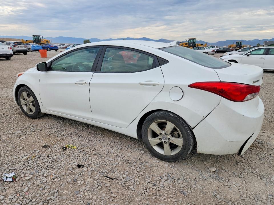 Photo 2 from auction – 2012 HYUNDAI ELANTRA with VIN 5NPDH4AE0CH107732