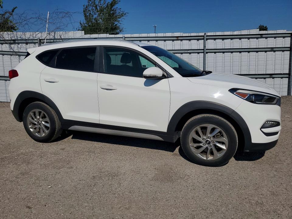 Photo 4 from auction – 2017 HYUNDAI TUCSON with VIN KM8J3CA43HU527805