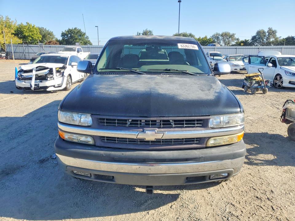 Photo 5 from auction – 2000 CHEVROLET SILVERADO with VIN 1GCEK19T9YZ283542