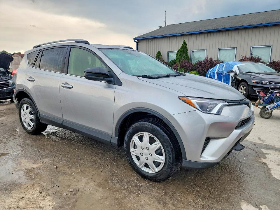 Photo 4 from auction – 2018 TOYOTA RAV4 with VIN JTMZFREV3JJ166717
