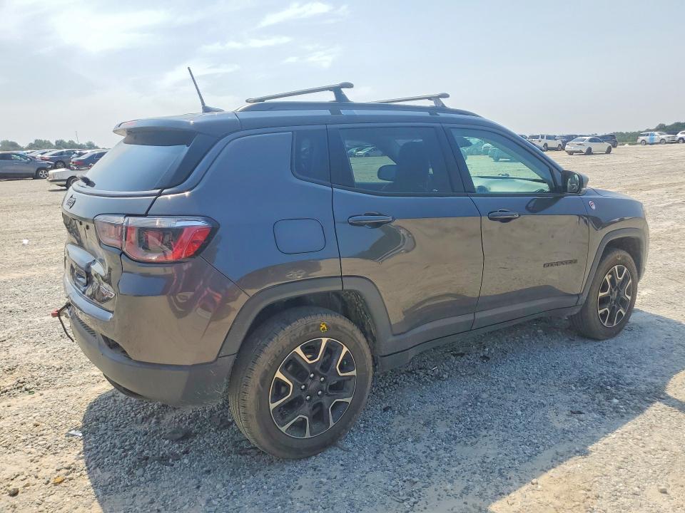 Photo 3 from auction – 2019 JEEP COMPASS with VIN 3C4NJDDB4KT799941