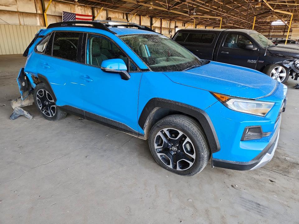 Снимка 4 от търг – 2019 TOYOTA RAV4 с VIN 2T3J1RFV2KC001515