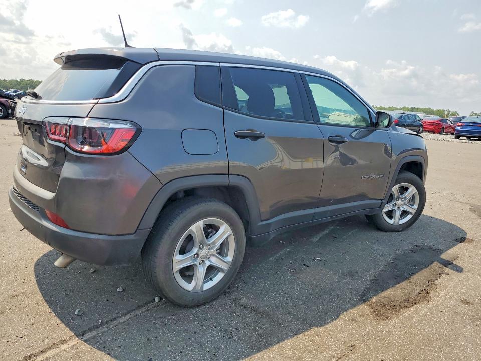 Foto 3 de la subasta – 2023 JEEP COMPASS con VIN 3C4NJDAN0PT510754