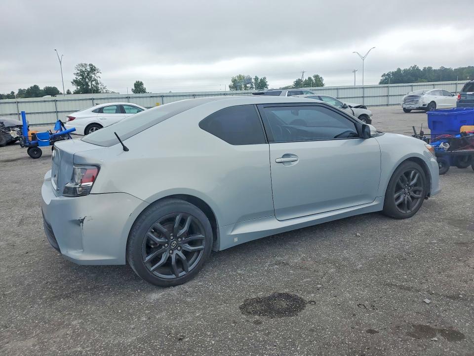 Photo 3 from auction – 2014 SCION TC with VIN JTKJF5C78E3068666