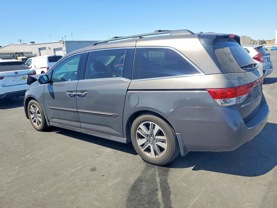Photo 2 from auction – 2016 HONDA ODYSSEY with VIN 5FNRL5H99GB002338
