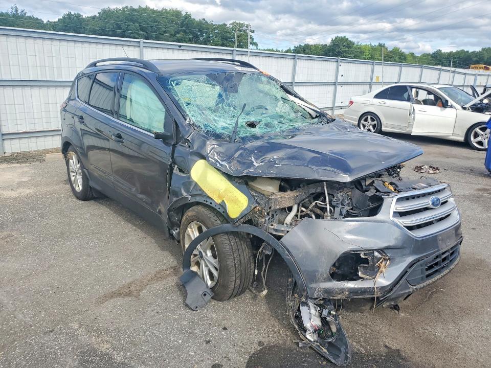 Photo 4 from auction – 2018 FORD ESCAPE with VIN 1FMCU0GD8JUC36959