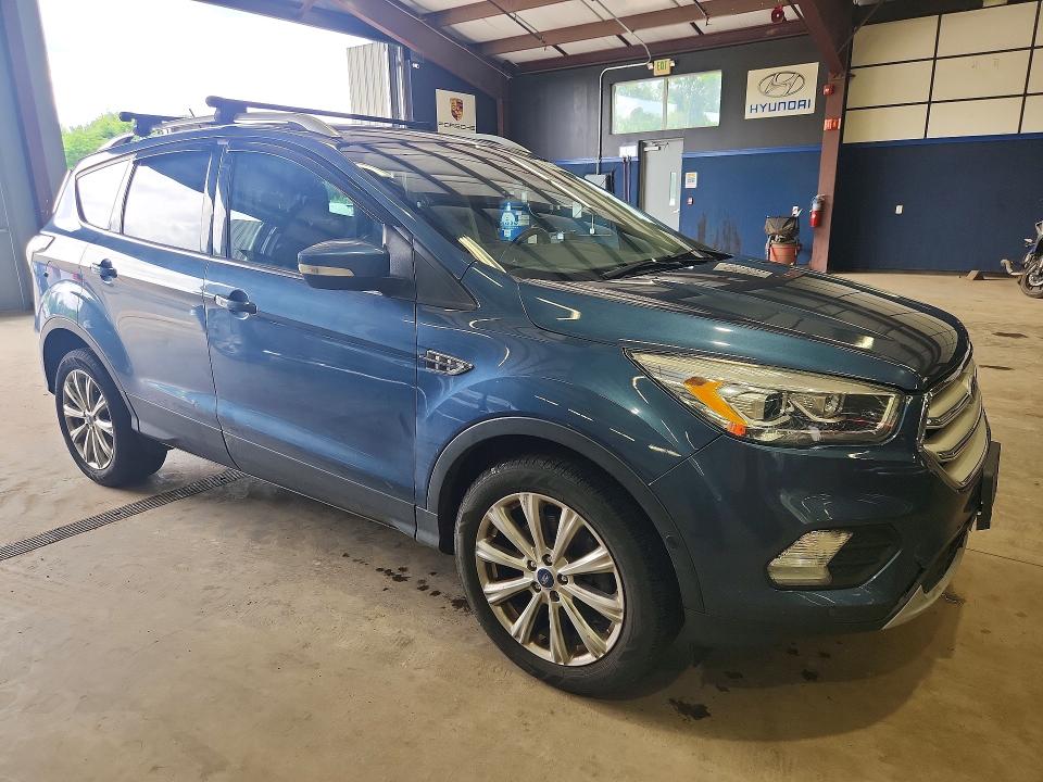 Photo 4 from auction – 2018 FORD ESCAPE with VIN 1FMCU9J92JUA66963