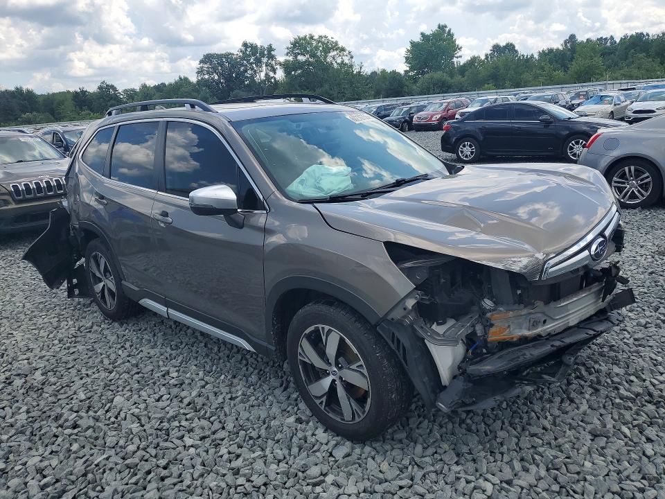 Photo 4 from auction – 2020 SUBARU FORESTER with VIN JF2SKAXC4LH446717
