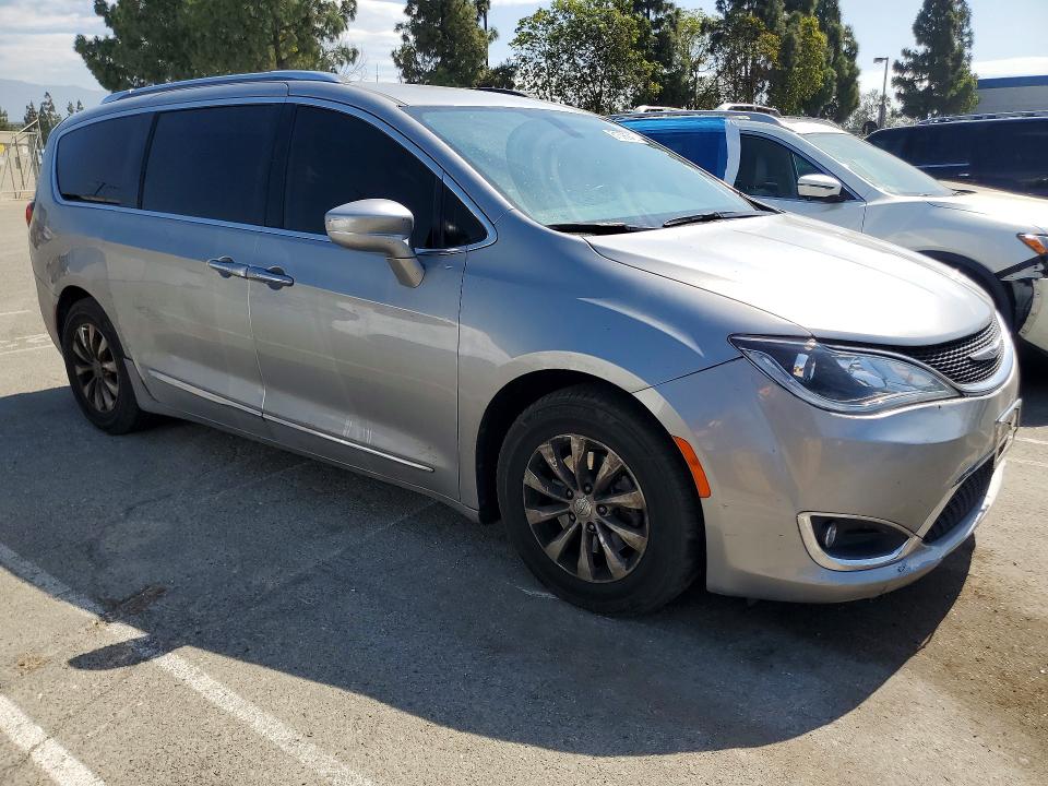 Photo 4 from auction – 2018 CHRYSLER PACIFICA with VIN 2C4RC1BG2JR233691
