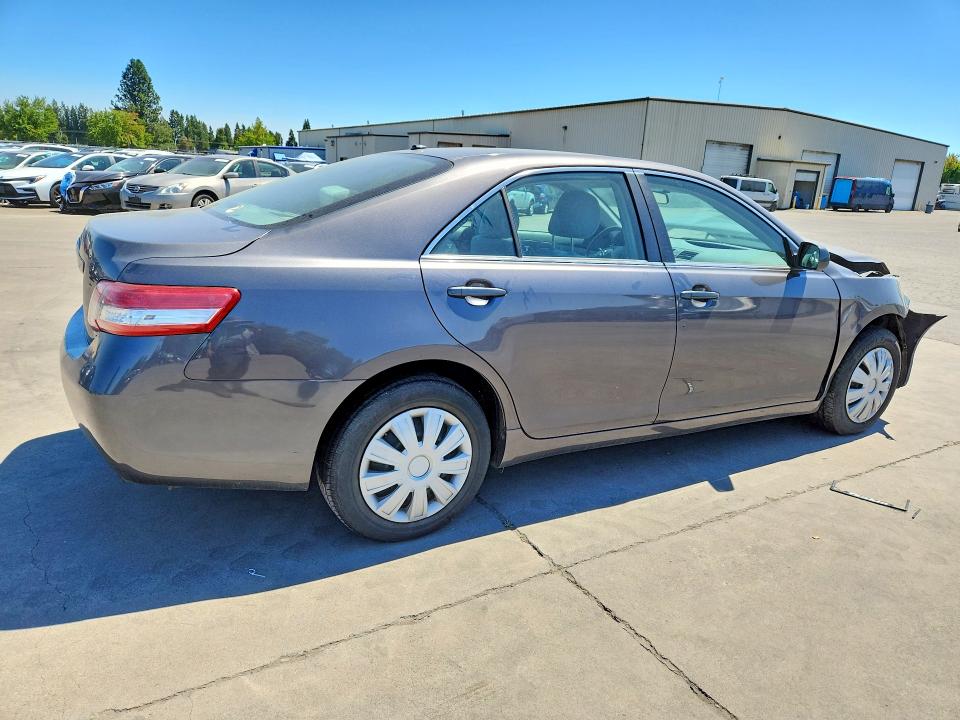 Photo 3 from auction – 2011 TOYOTA CAMRY with VIN 4T4BF3EK5BR205054