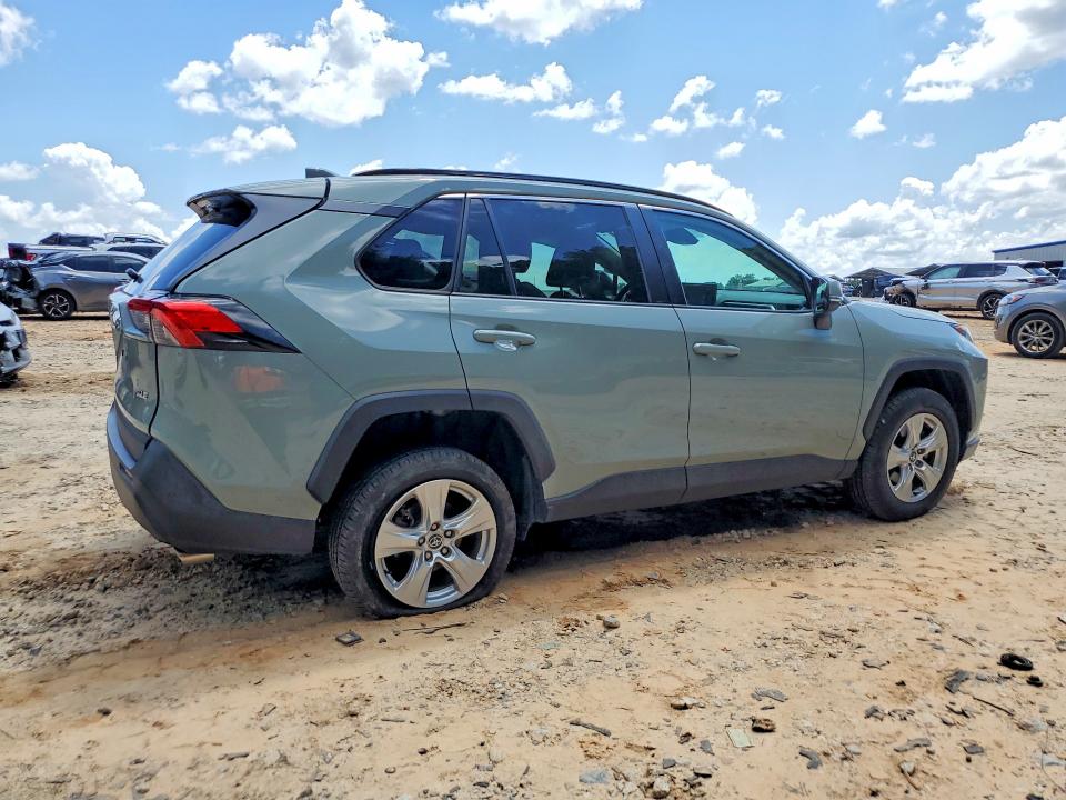 Photo 3 from auction – 2020 TOYOTA RAV4 with VIN 2T3W1RFV8LC057837