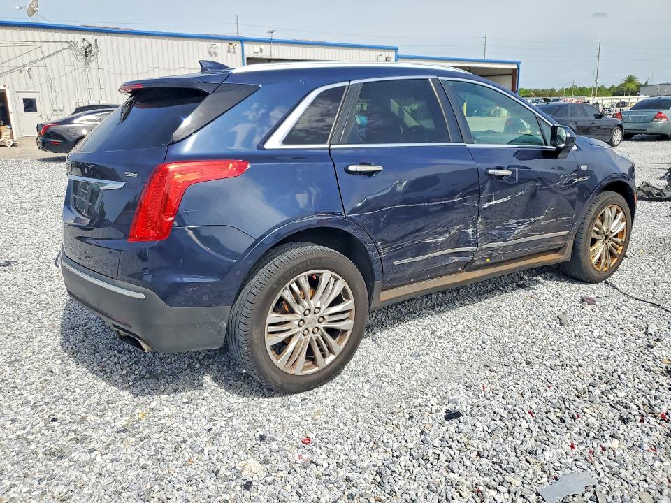 Photo 3 from auction – 2017 CADILLAC XT5 with VIN 1GYKNCRS1HZ131536
