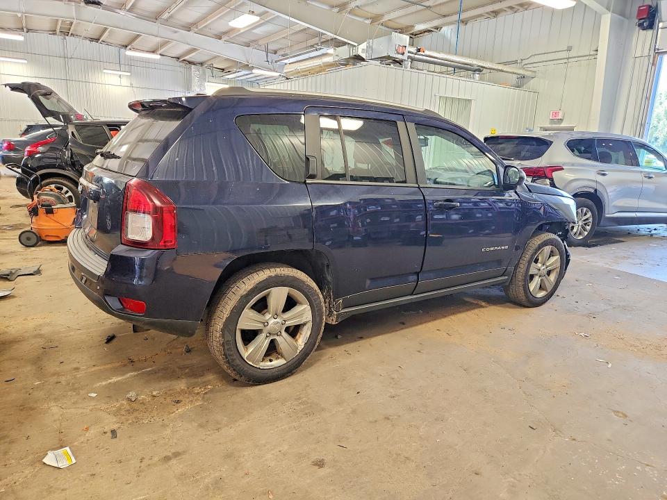 Photo 3 from auction – 2017 JEEP COMPASS with VIN 1C4NJDBB7HD151088