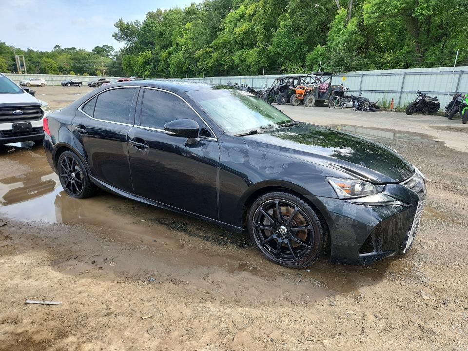 Photo 4 from auction – 2017 LEXUS IS with VIN JTHBA1D26H5048395