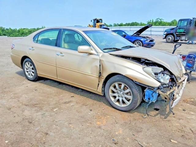 Photo 4 from auction – 2004 LEXUS ES with VIN JTHBA30GX45032305