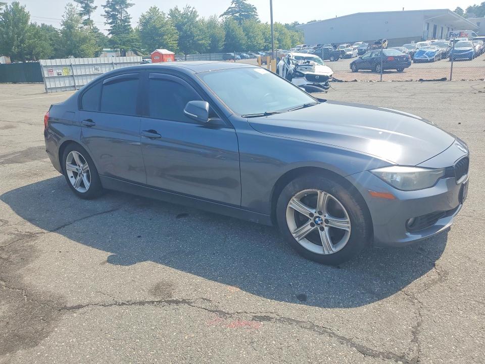 Photo 4 from auction – 2013 BMW 328 with VIN WBA3B5G54DNS00892