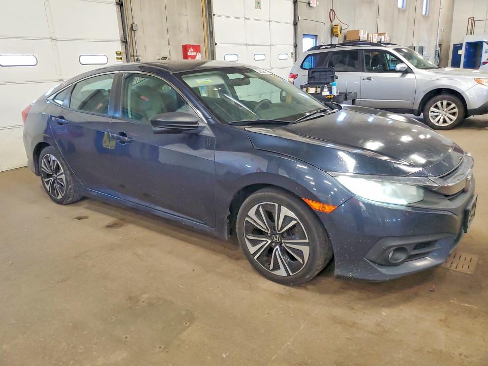 Photo 4 from auction – 2016 HONDA CIVIC with VIN 19XFC1F32GE007820