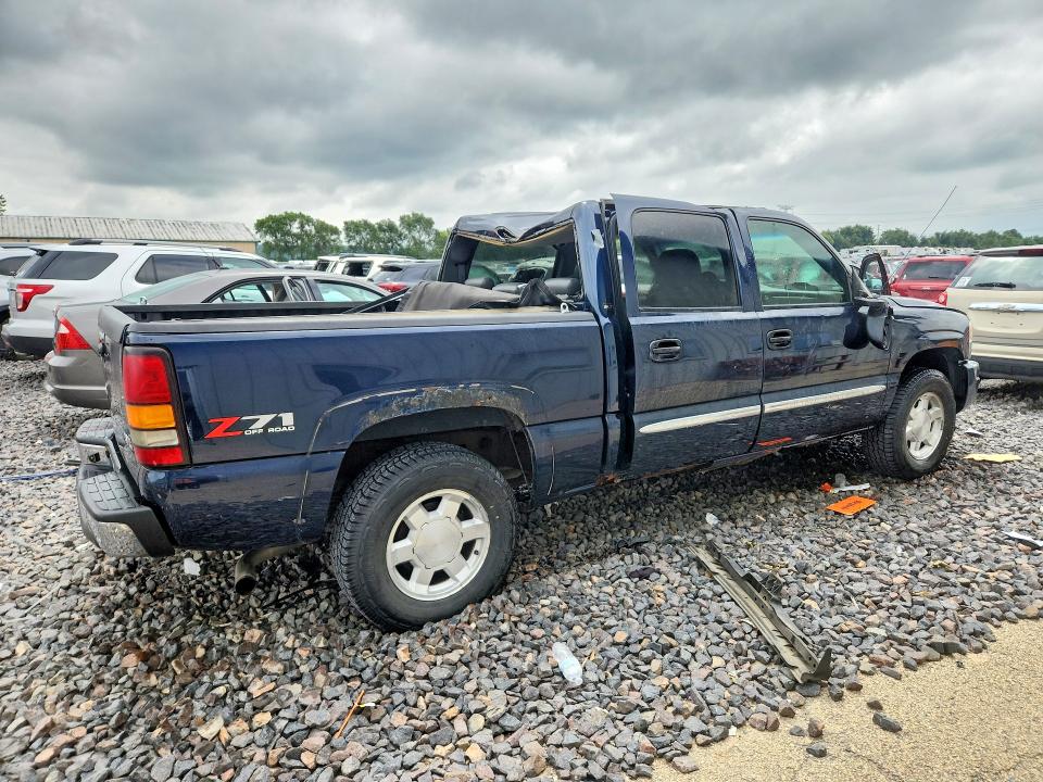 Photo 3 from auction – 2005 GMC NEW SIERRA with VIN 2GTEK13T951291167