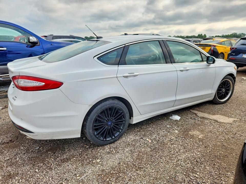 Photo 3 from auction – 2016 FORD FUSION with VIN 3FA6P0HD3GR378133